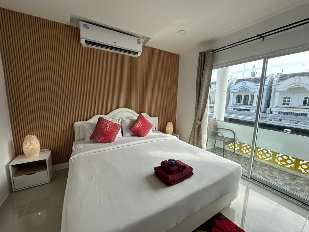 Inn Dulgence – Phuket